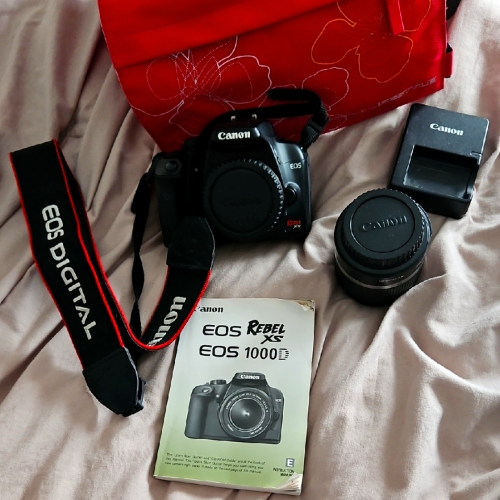 Canon Black Digital Camera with Advanced Features[ EOS REBEL XS 1000D